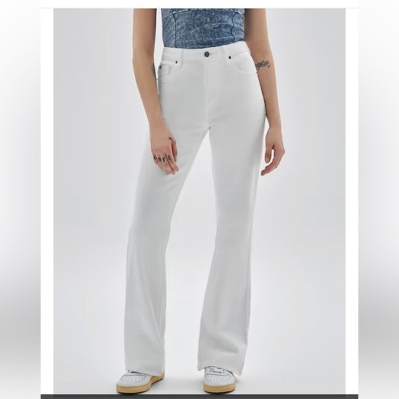 NWOT GUESS HIGH WAISTED WIDE LEG BOOT CUT WHITE JEANS SZ 23 - Picture 1 of 7